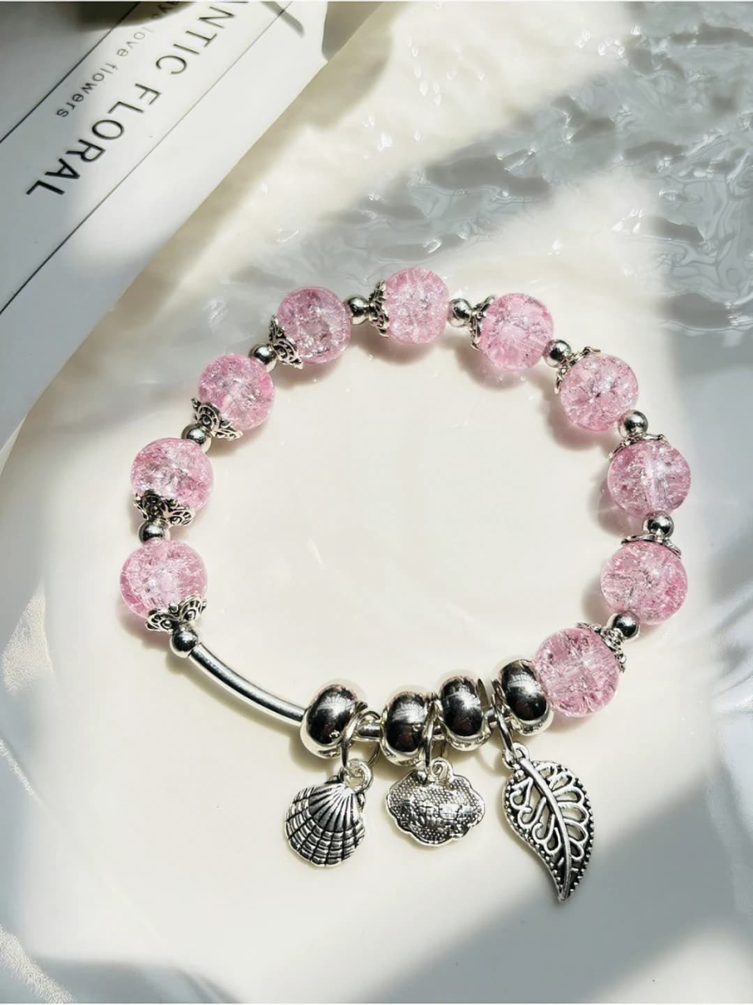 Pink shell leaf bracelet
