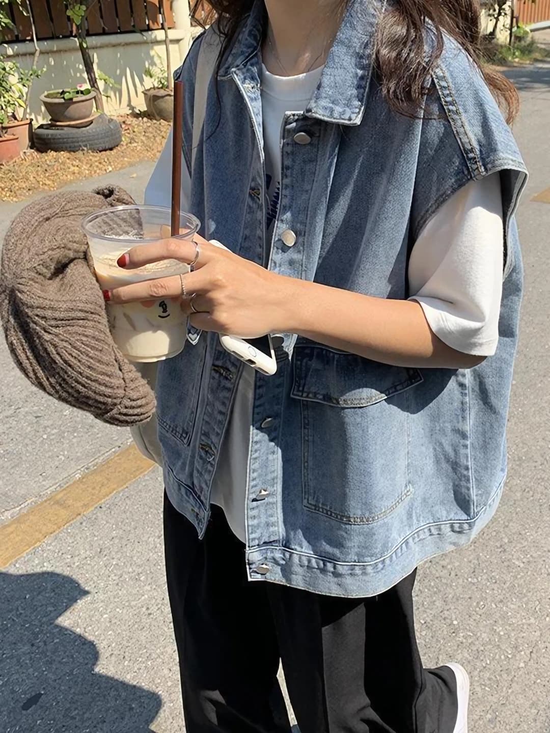 Women's sleeveless denim vest in Korean style, spring 2026, loose fit, lapel collar, 3D pattern, casual style