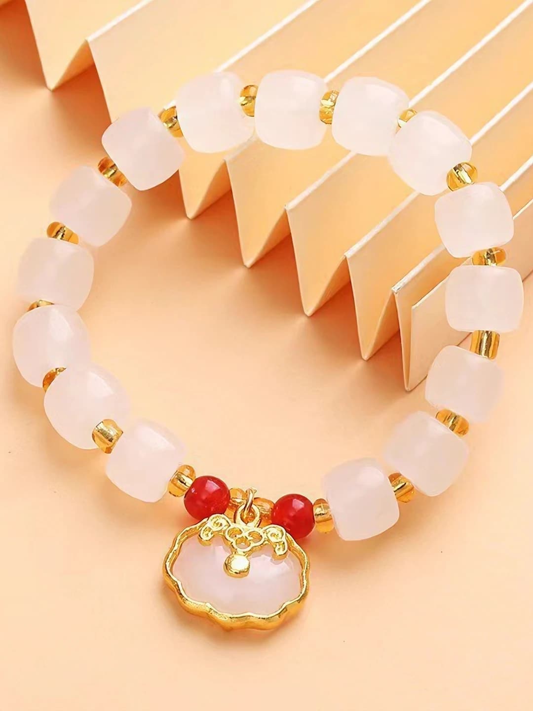 Белый jade красные бусины белый замок