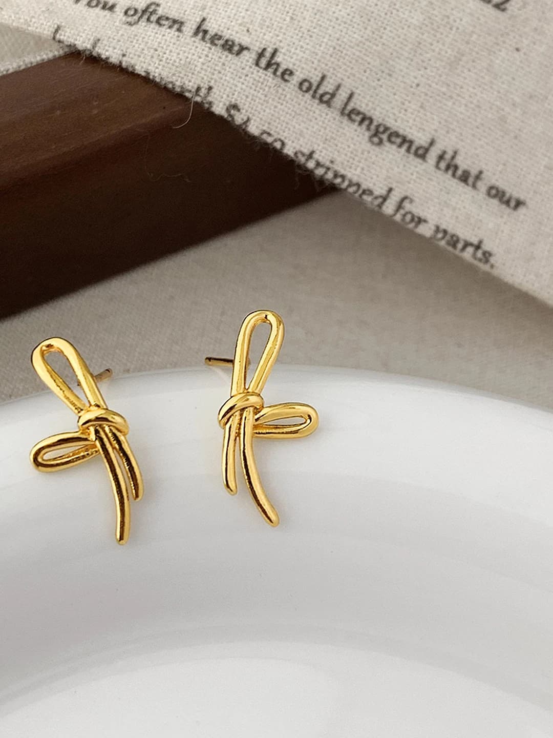 A-1846-Gold bow stud earrings