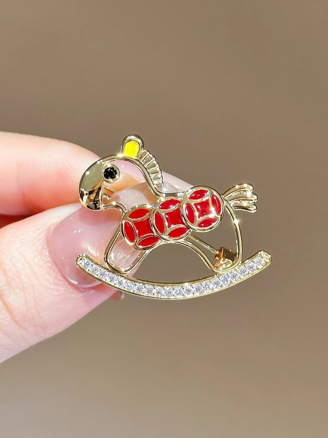 M870 Money bronze brooch