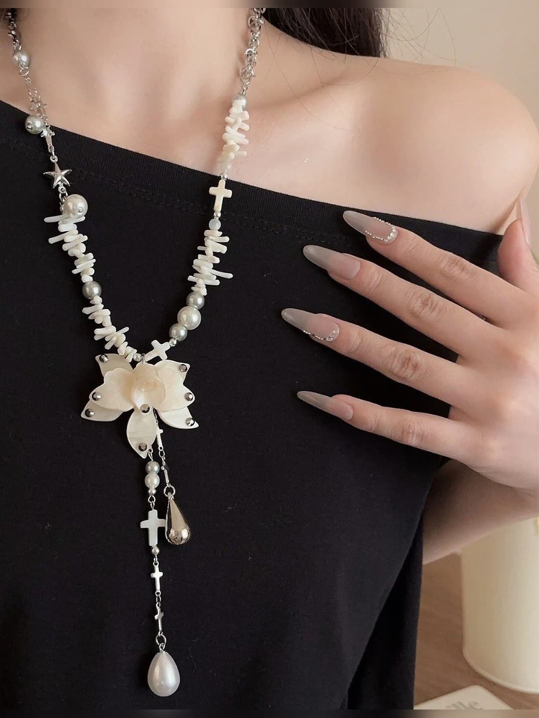 Floral beaded fringe necklace