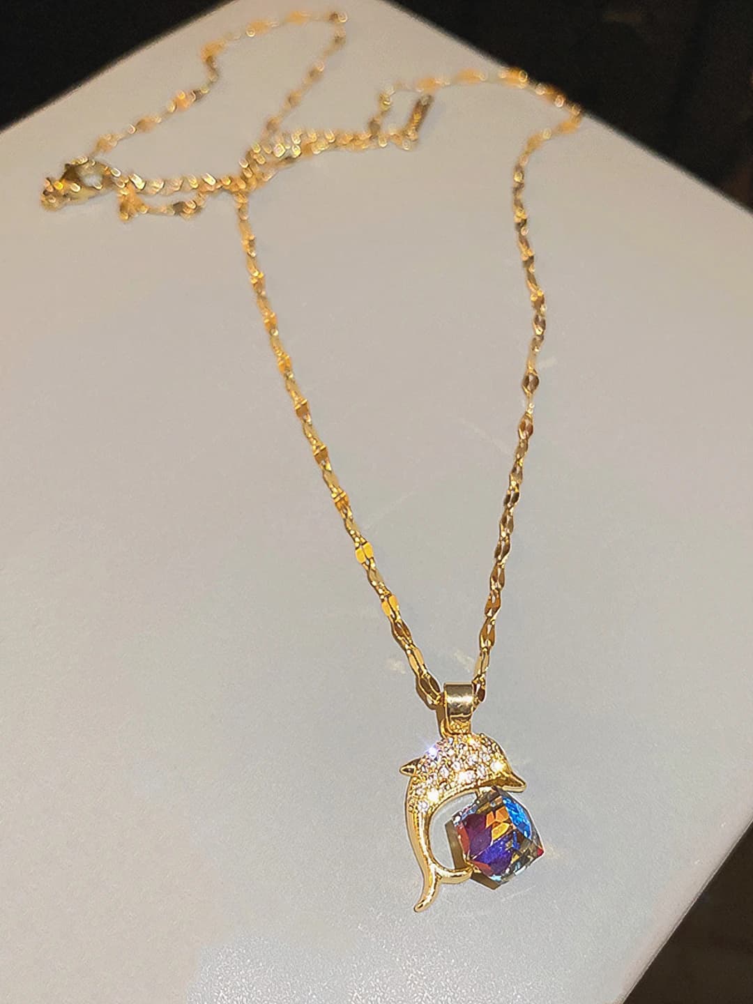 Gold, dolphin