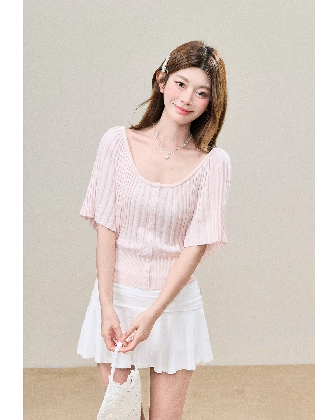Women's cropped knitted top, crew neck, elbow-length sleeve, solid colour, slimming