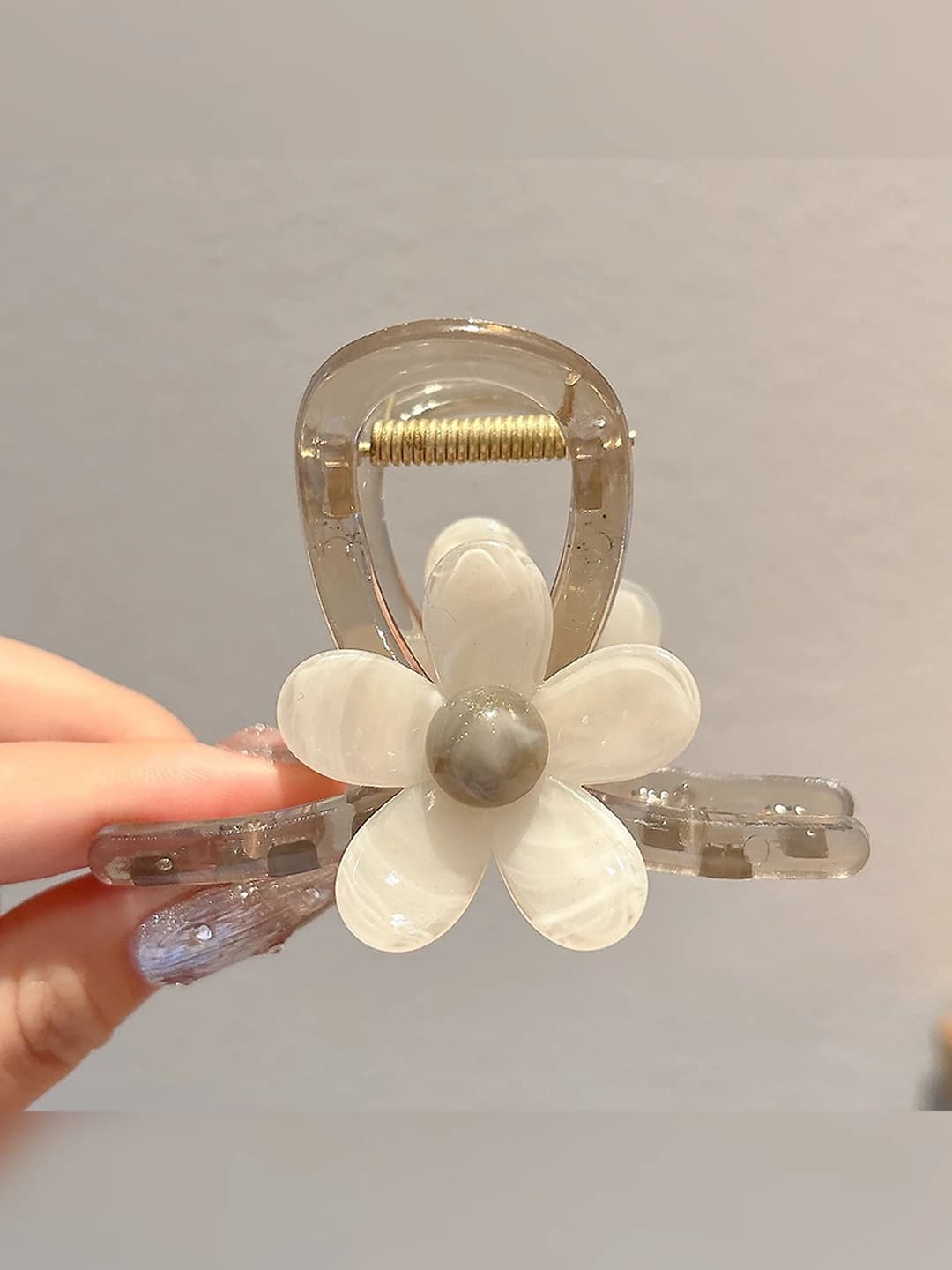 1# Beige 5-petal flower 8cm
