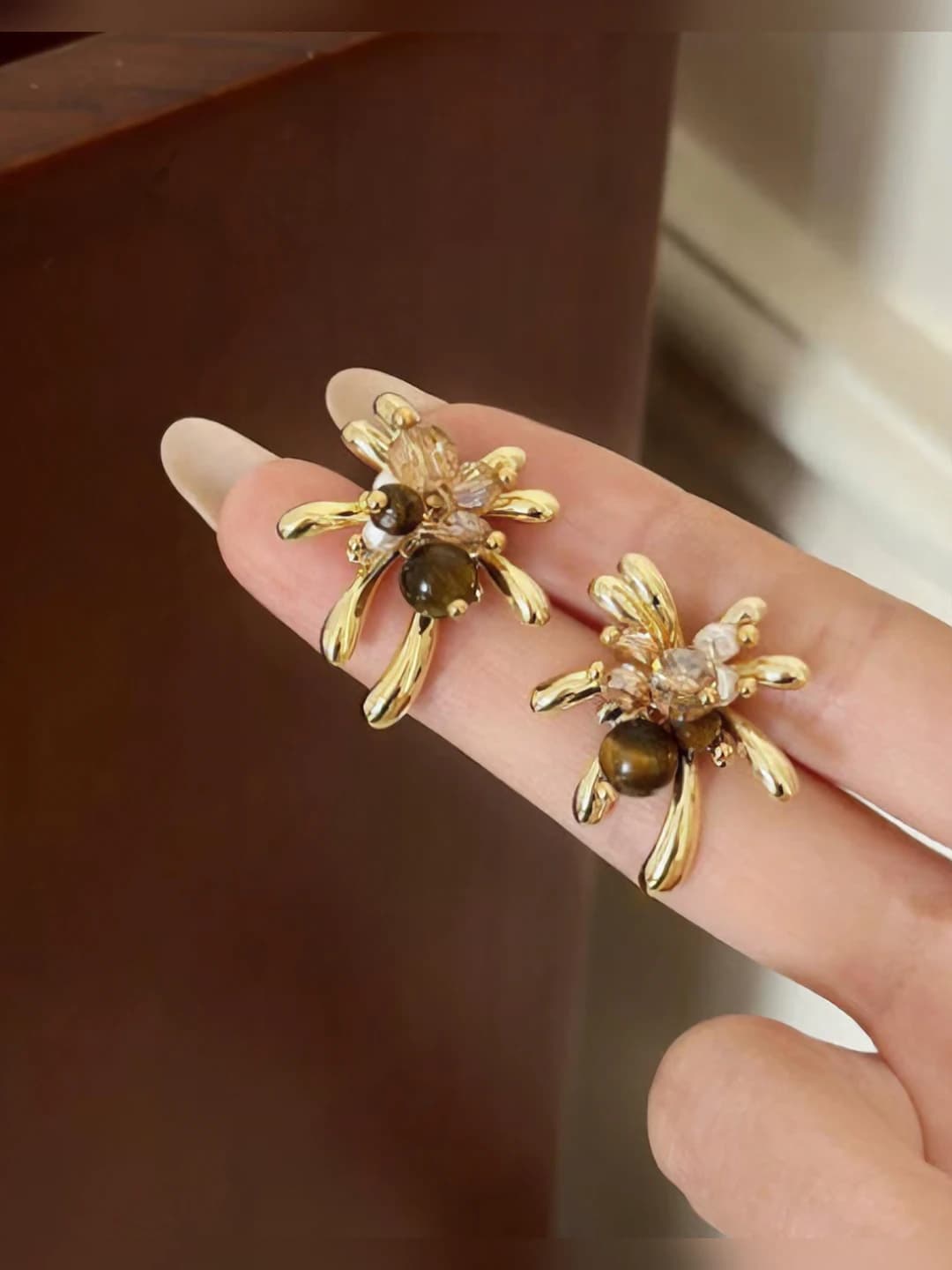 Gold-coffee pearl firework studs