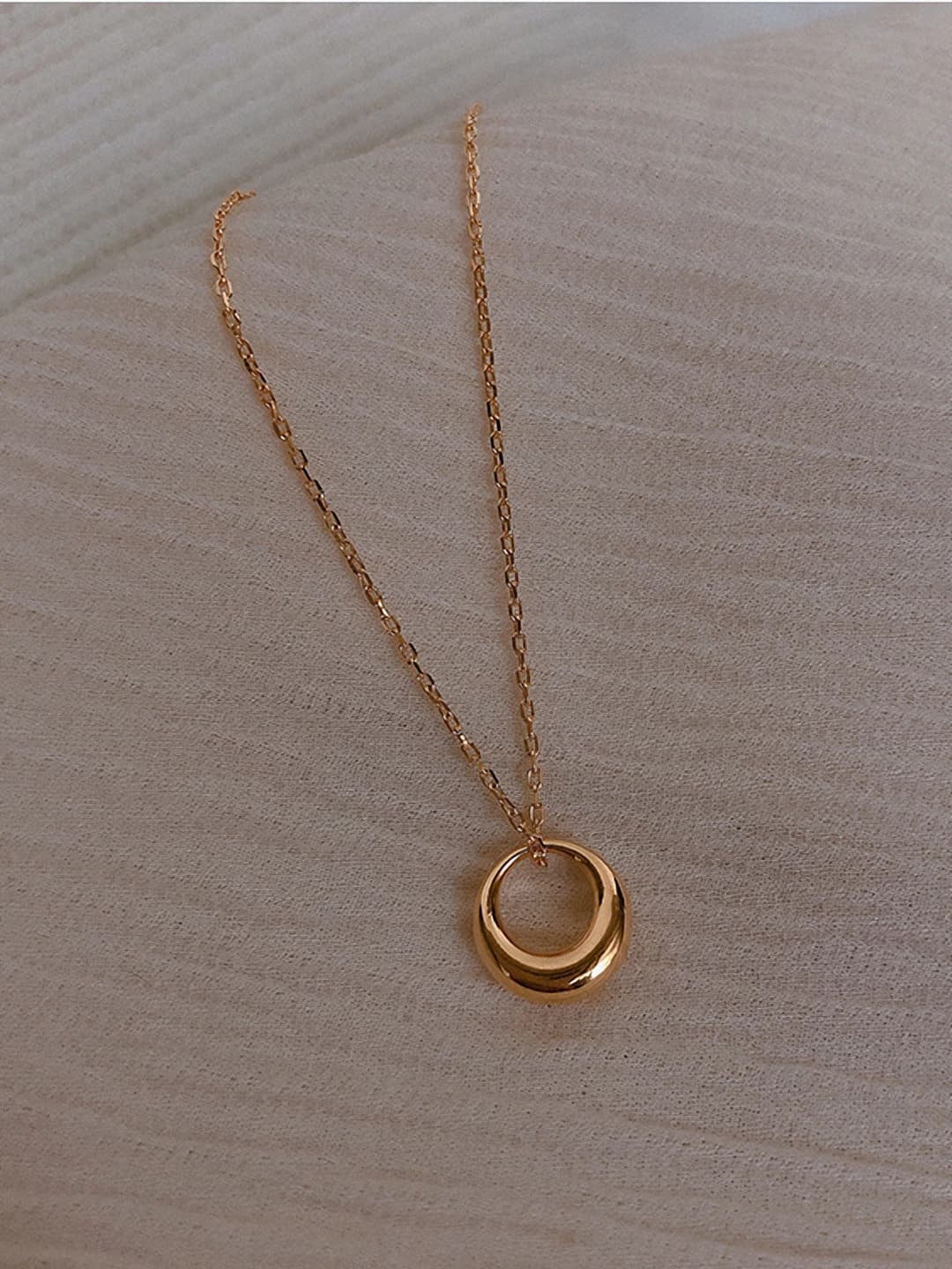 Gold ring chain