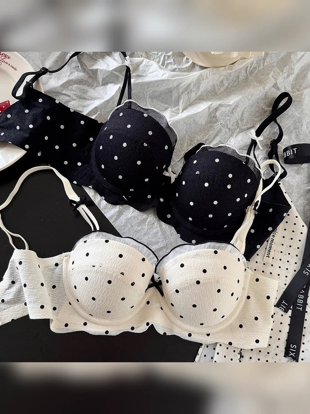 Women's French style polka dot bra, for small bust, push-up and enlarging effect, peach shape, wire-free, side breast gathering