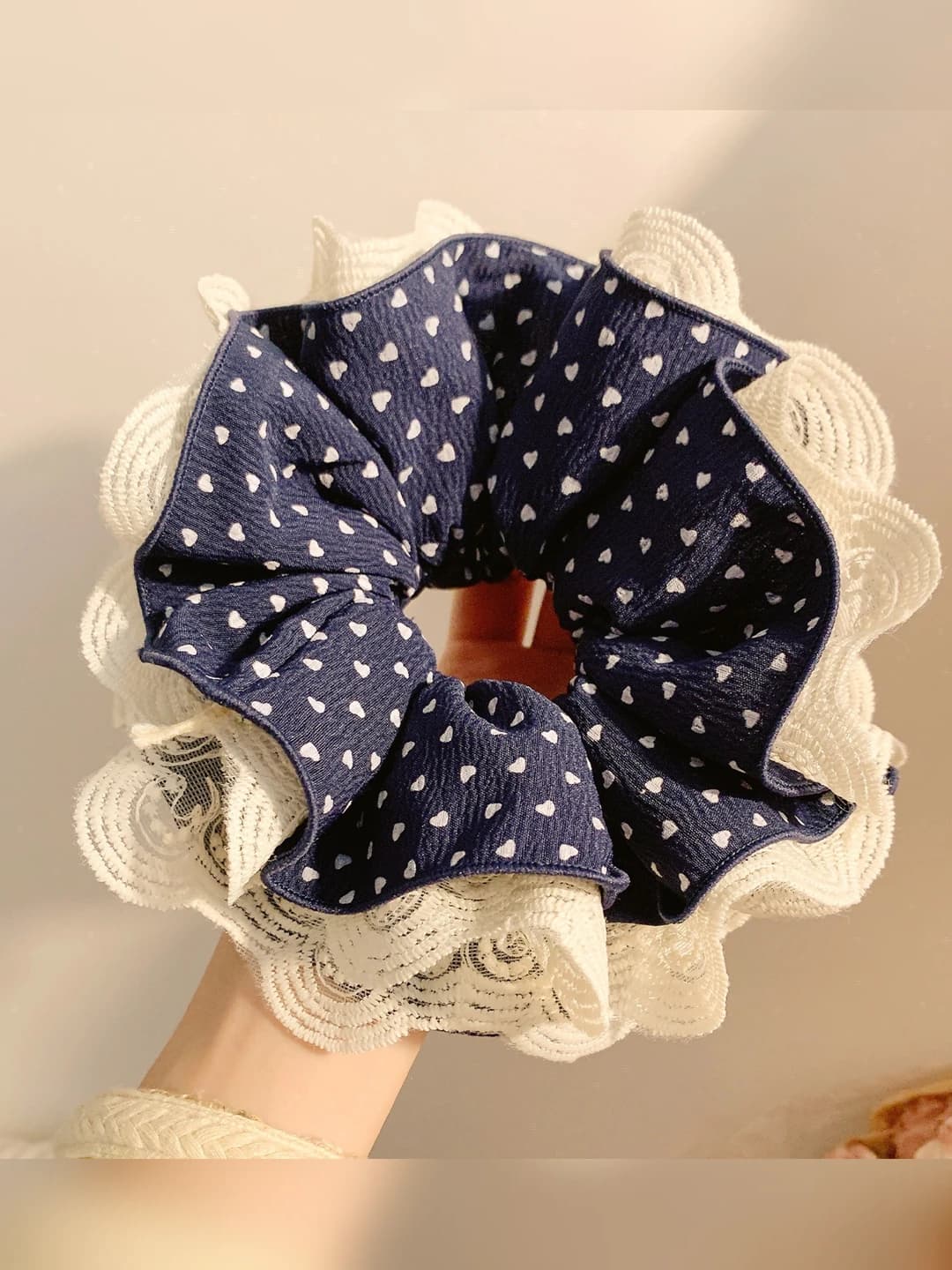 6# Navy heart lace edge ~17 cm