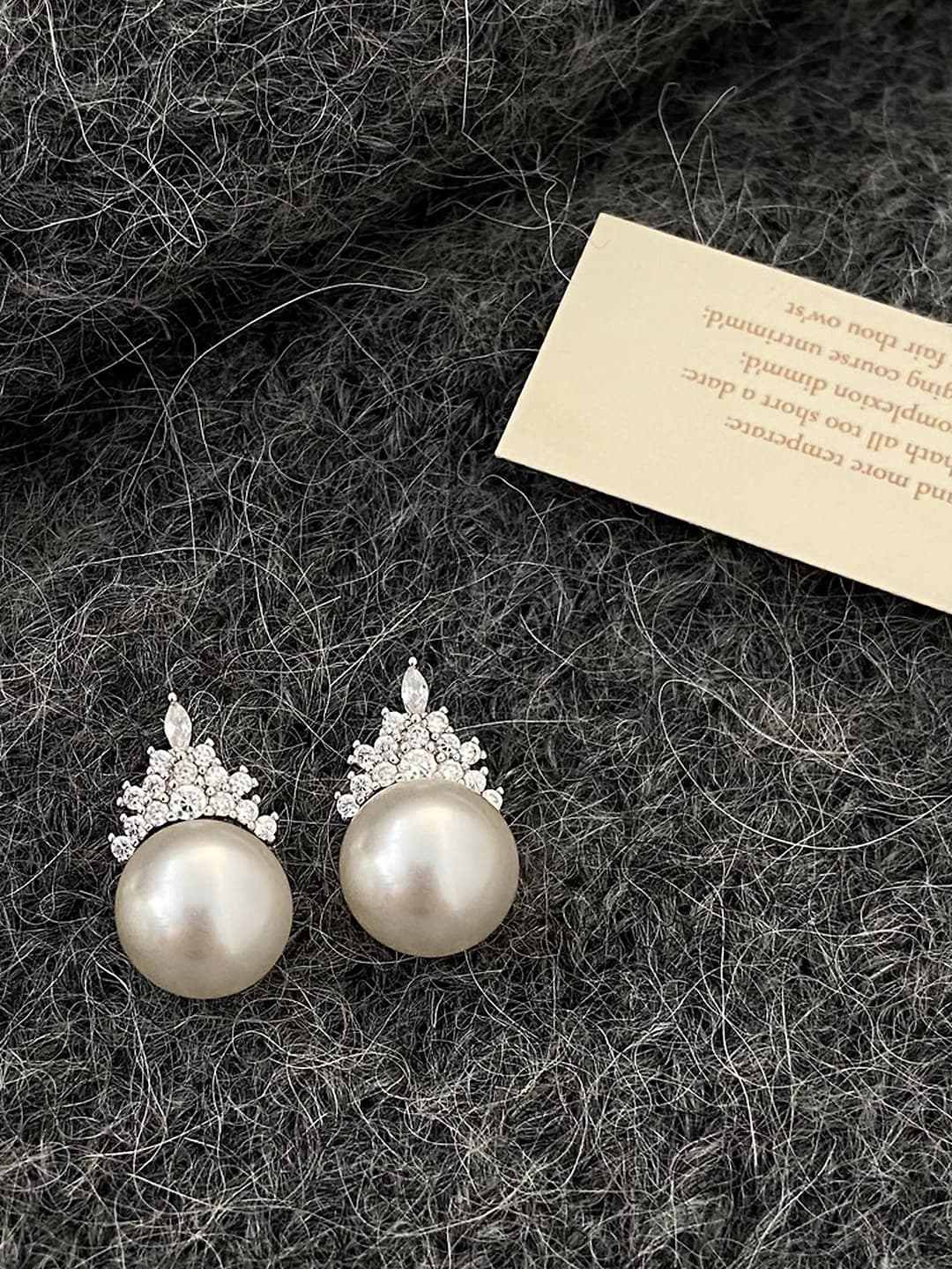 Silver white Sh pearl crown earrings A-537