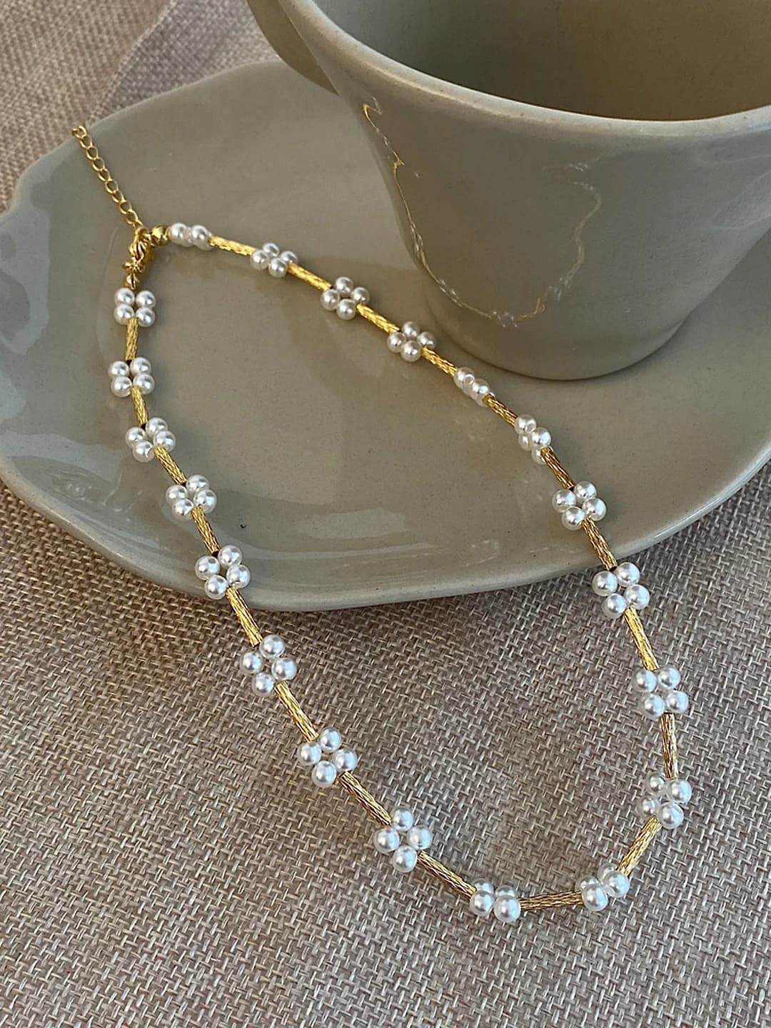 Gold bright pearl flower necklace