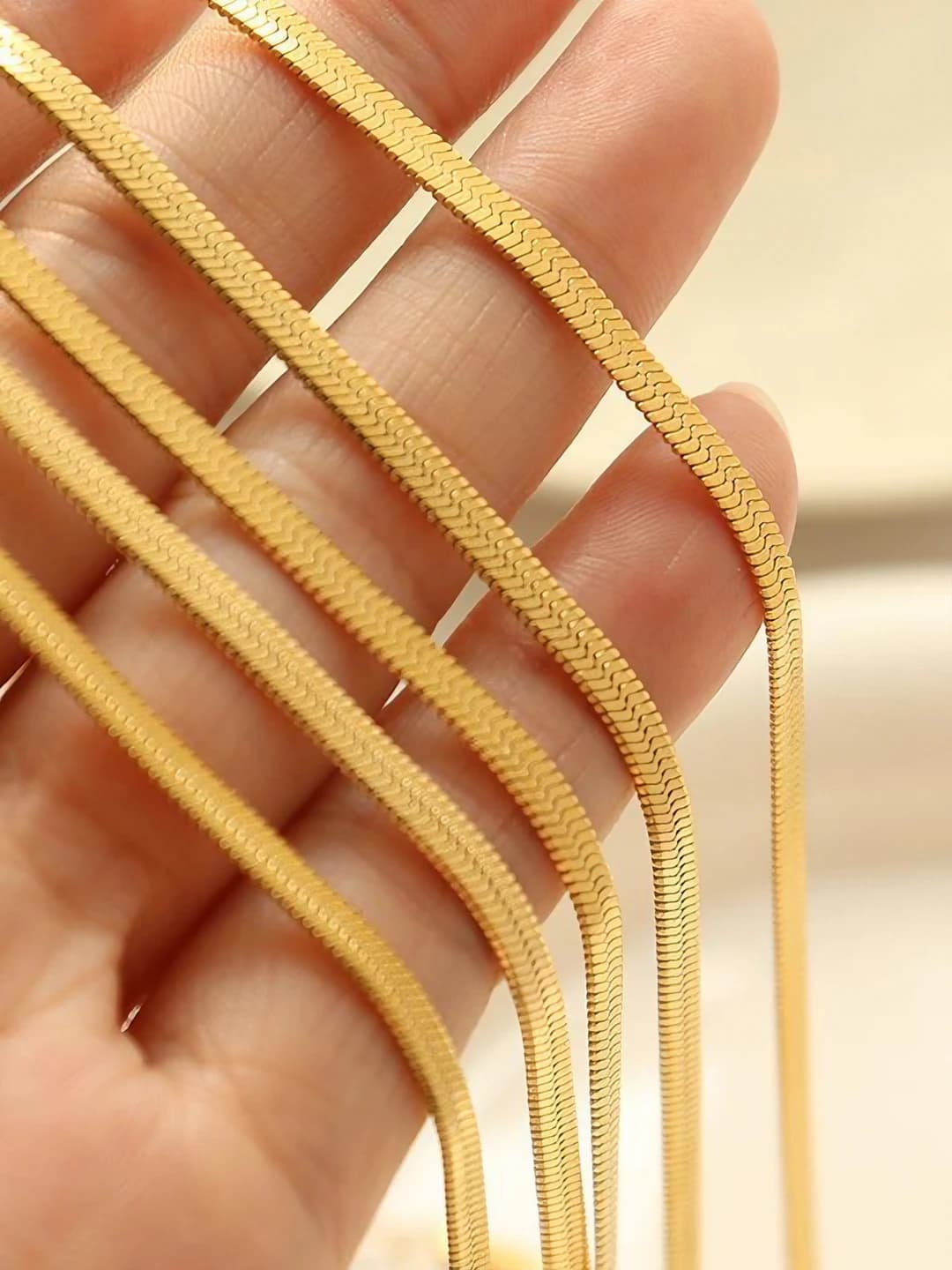 Women's titanium steel blade chain necklace with 18k gold plating