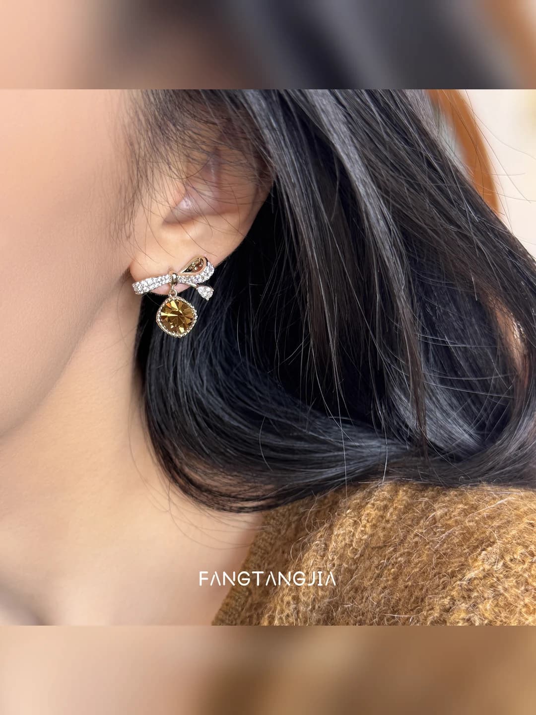 Autumn-winter women's coffee crystal maillard bow earrings, 2026