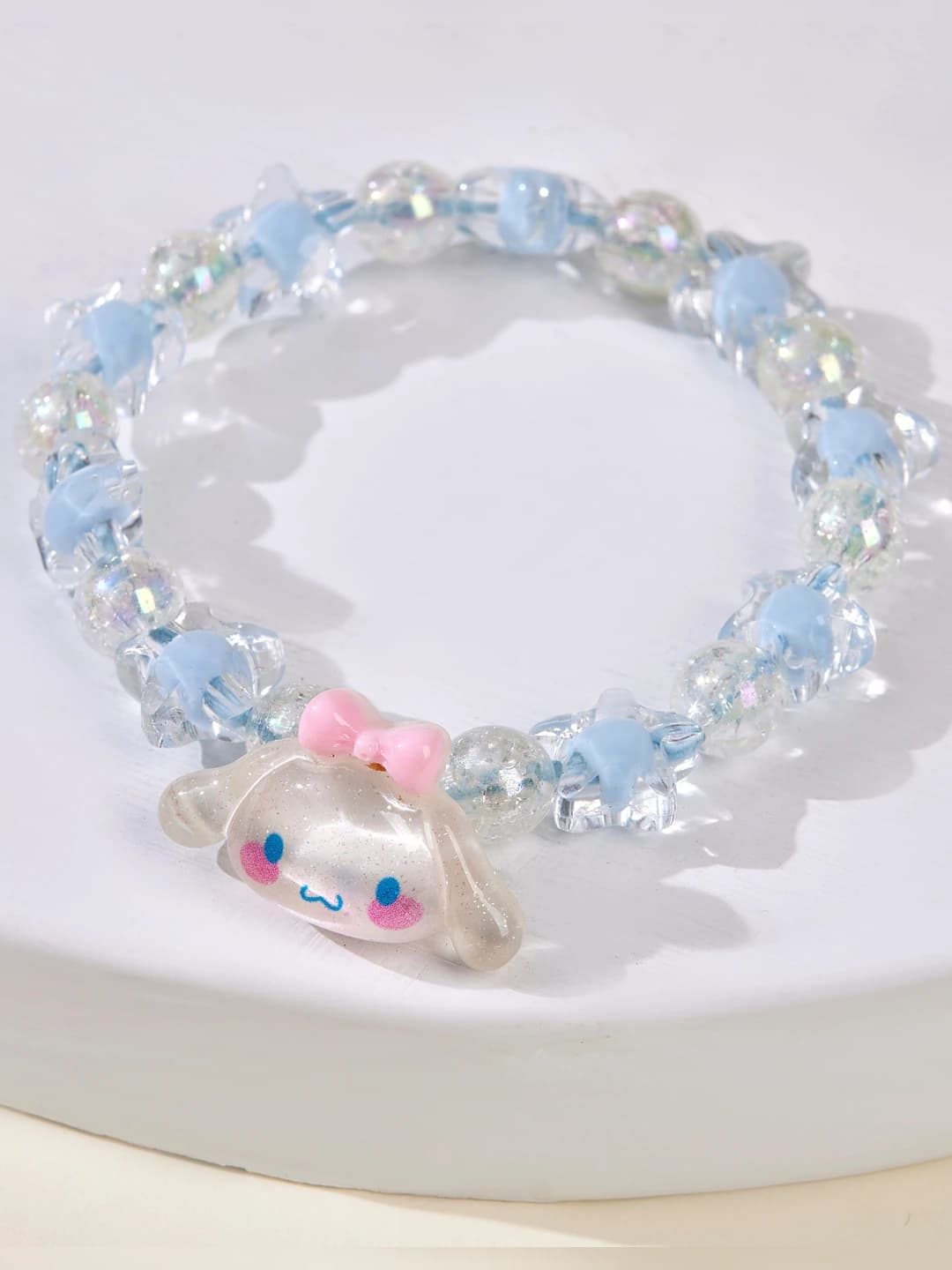 Yulduzli bilakuzuk Cinnamoroll