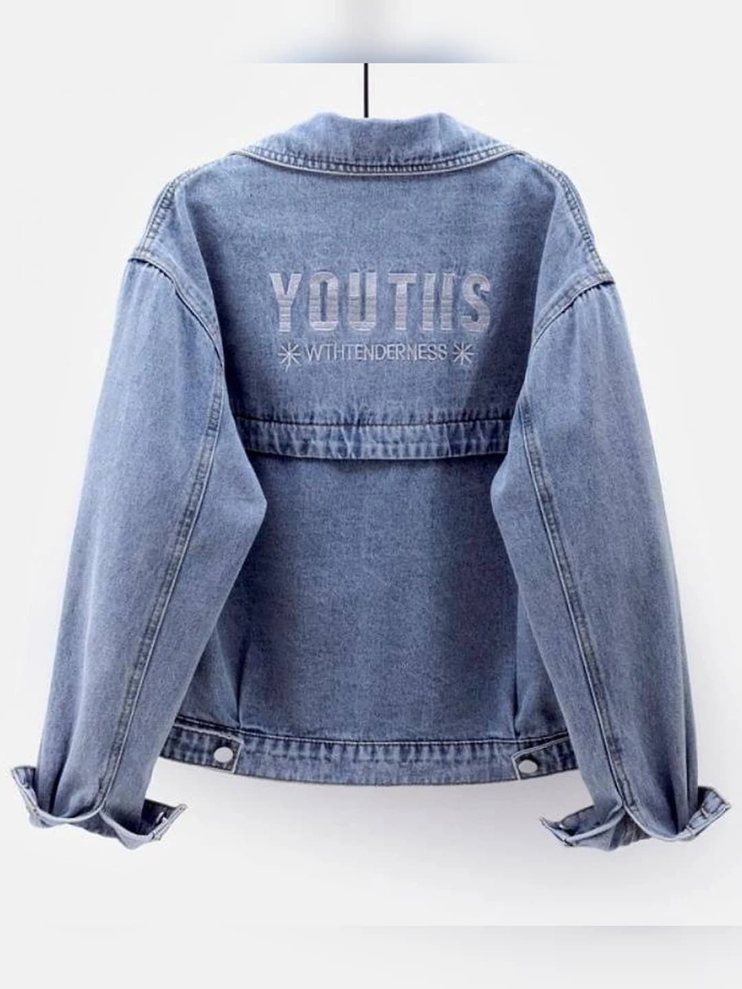 Ayollar uchun 2026 yilgi koreys uslubidagi kashtali, nozik ko'rsatadigan, bo'sh (oversize) kesim, uzun yengli, qaytarma yoqali, kundalik uslubdagi kalta denim jaket