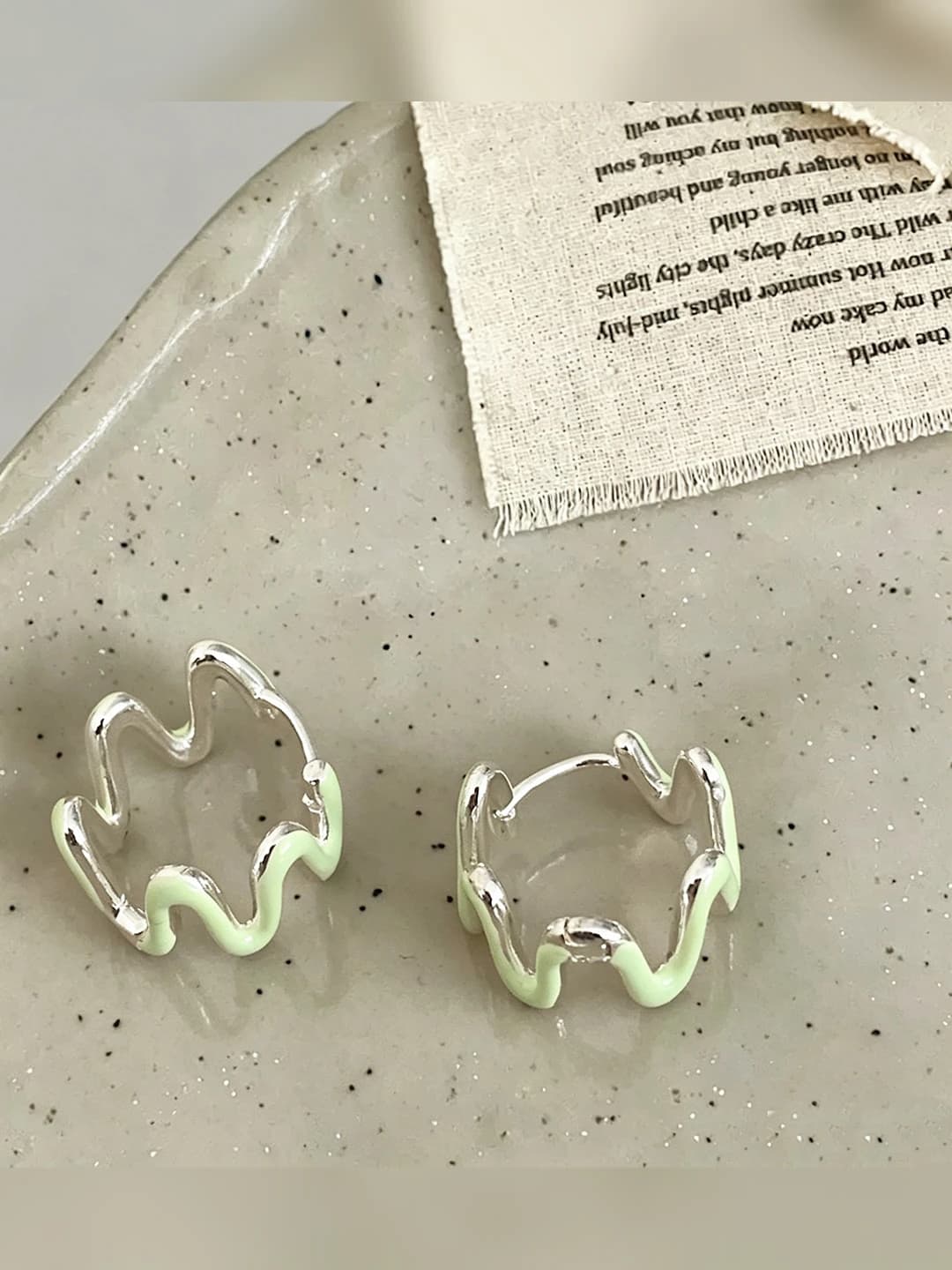 Green enamel, twisted