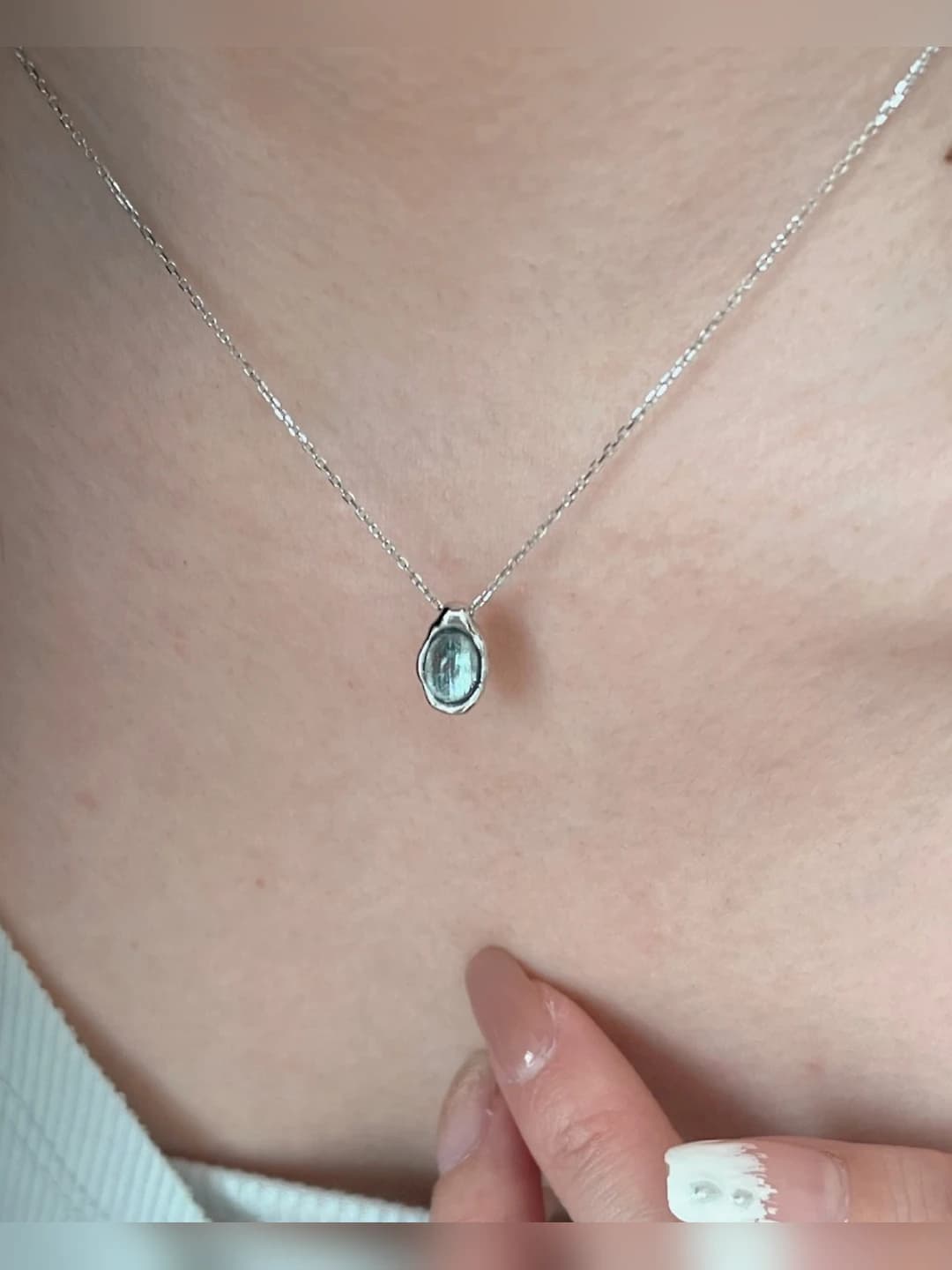 Women's 2026 necklace with geometric design element in teardrop shape, faux luxury jewelry chain
