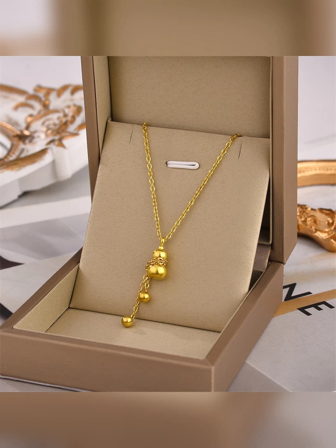8928-Gold