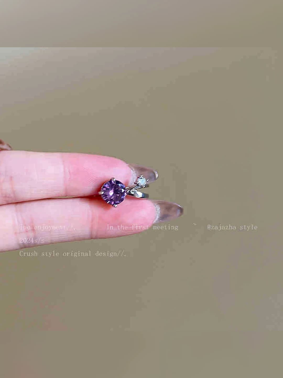 A1916 purple - ear clip