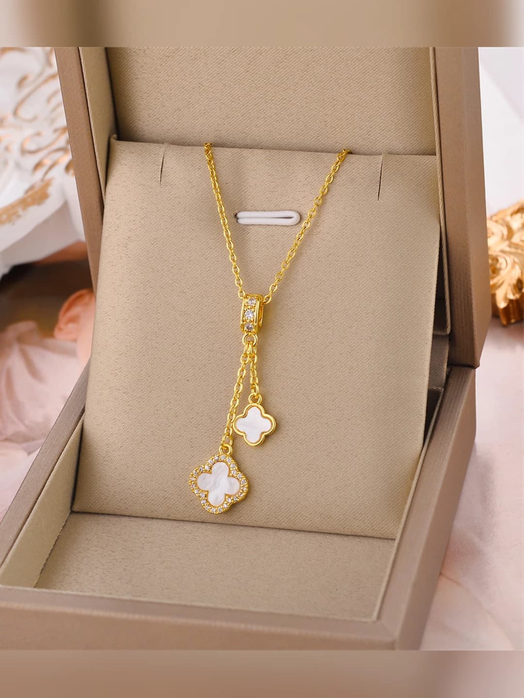 Gold-white