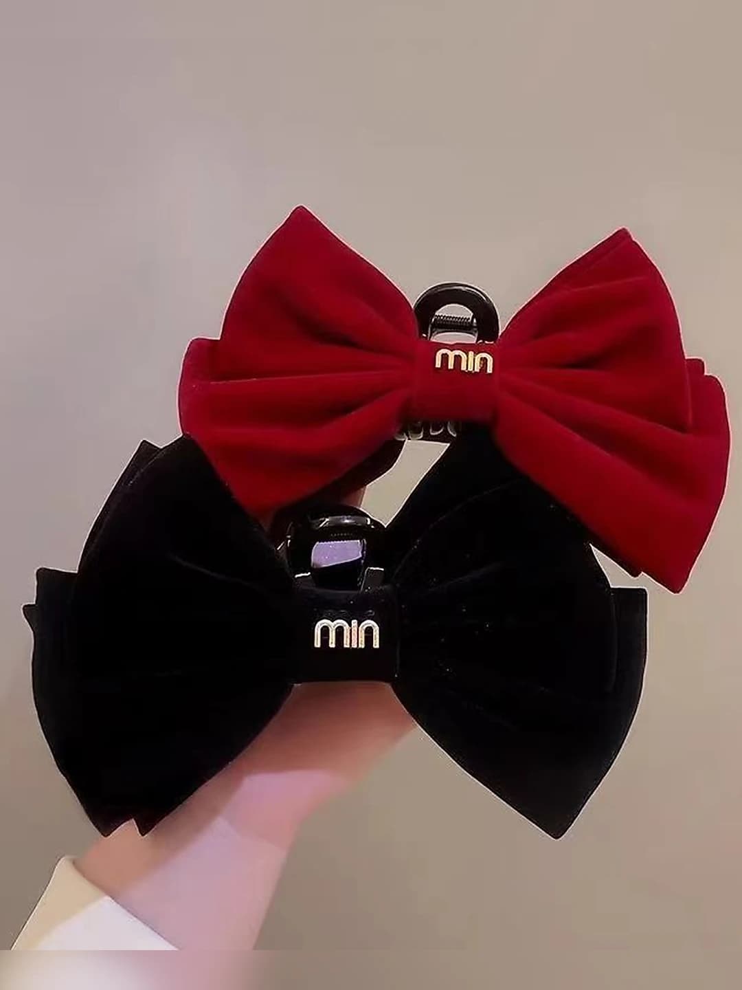 Women's velvet bow hair claw clip, large bow and letter decoration, Korean style