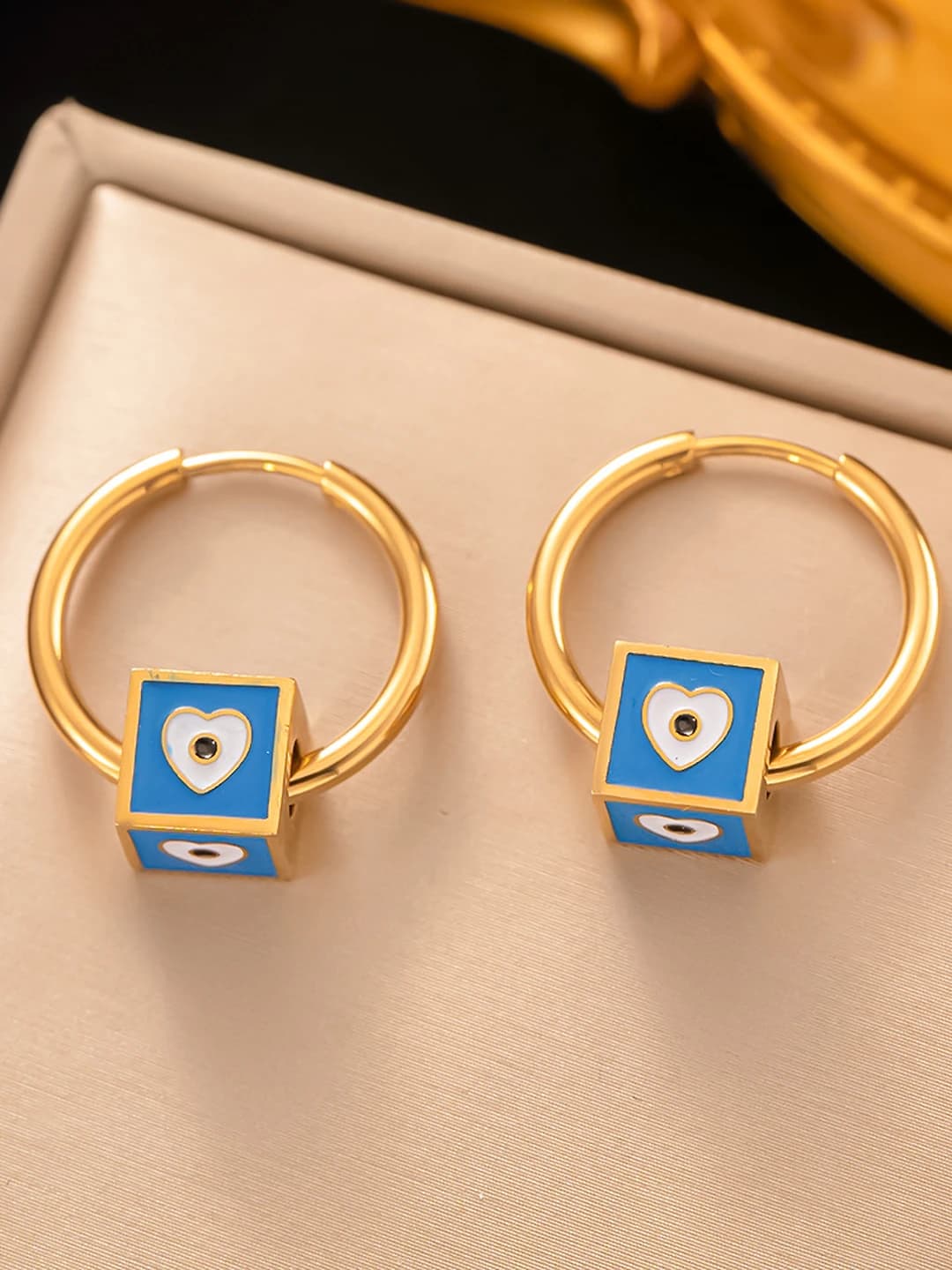 G3114 earrings gold
