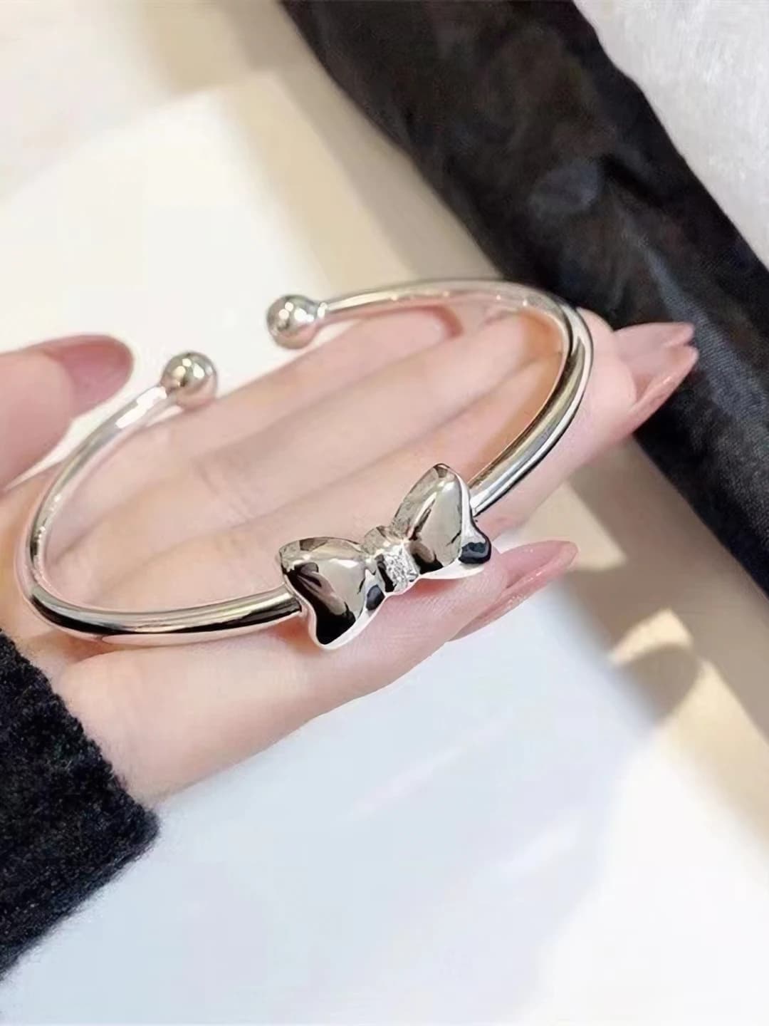 Bow open bracelet