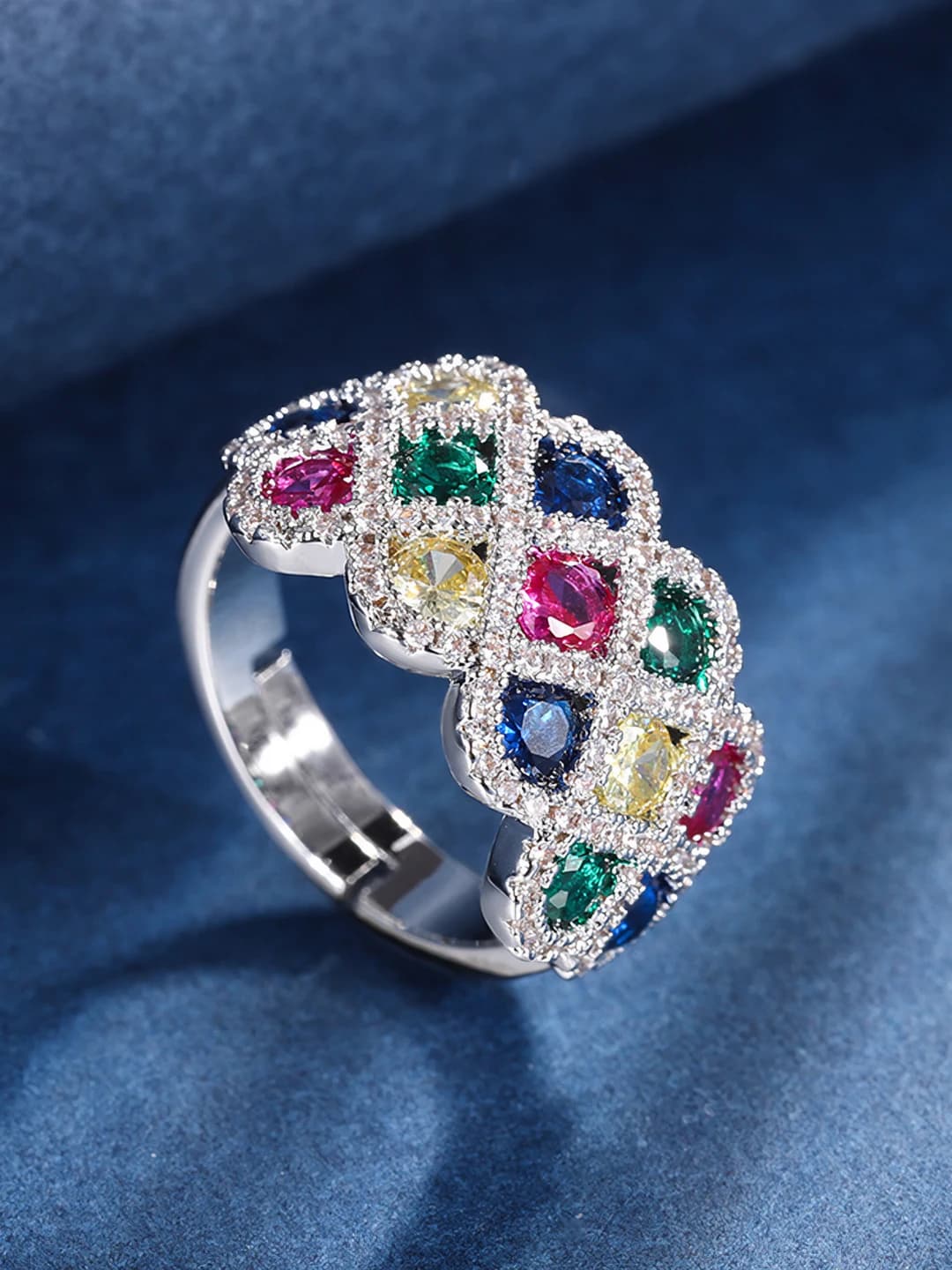 Gold white multicolour ring