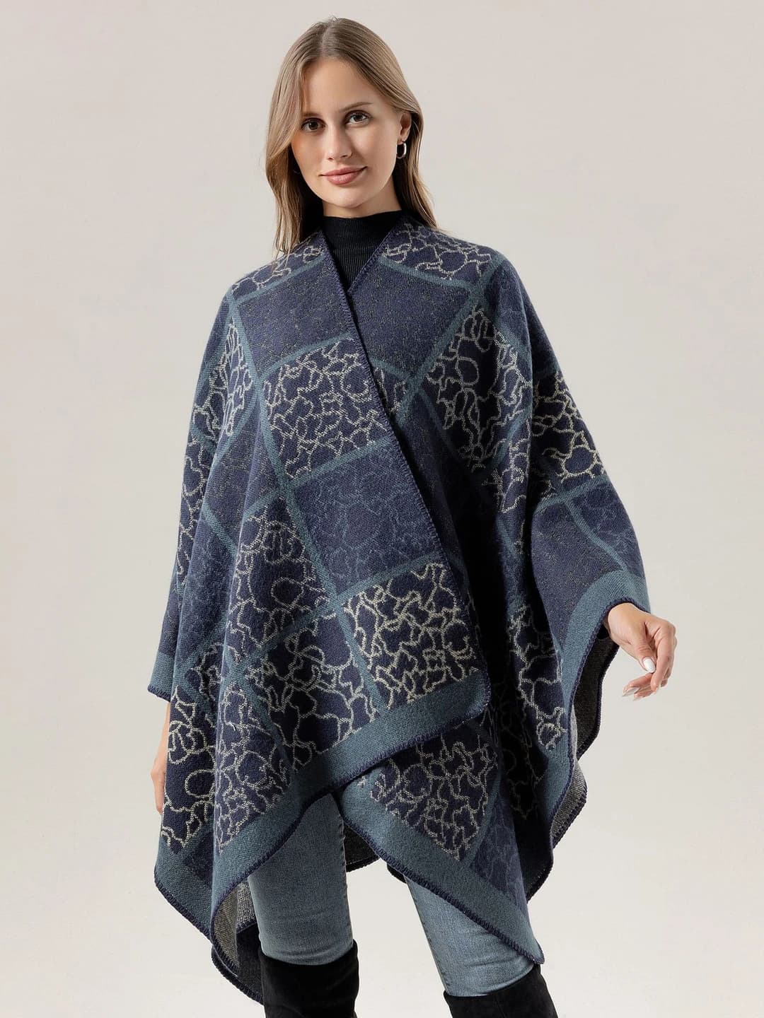 Naqshli kvadrat - to'q ko'k