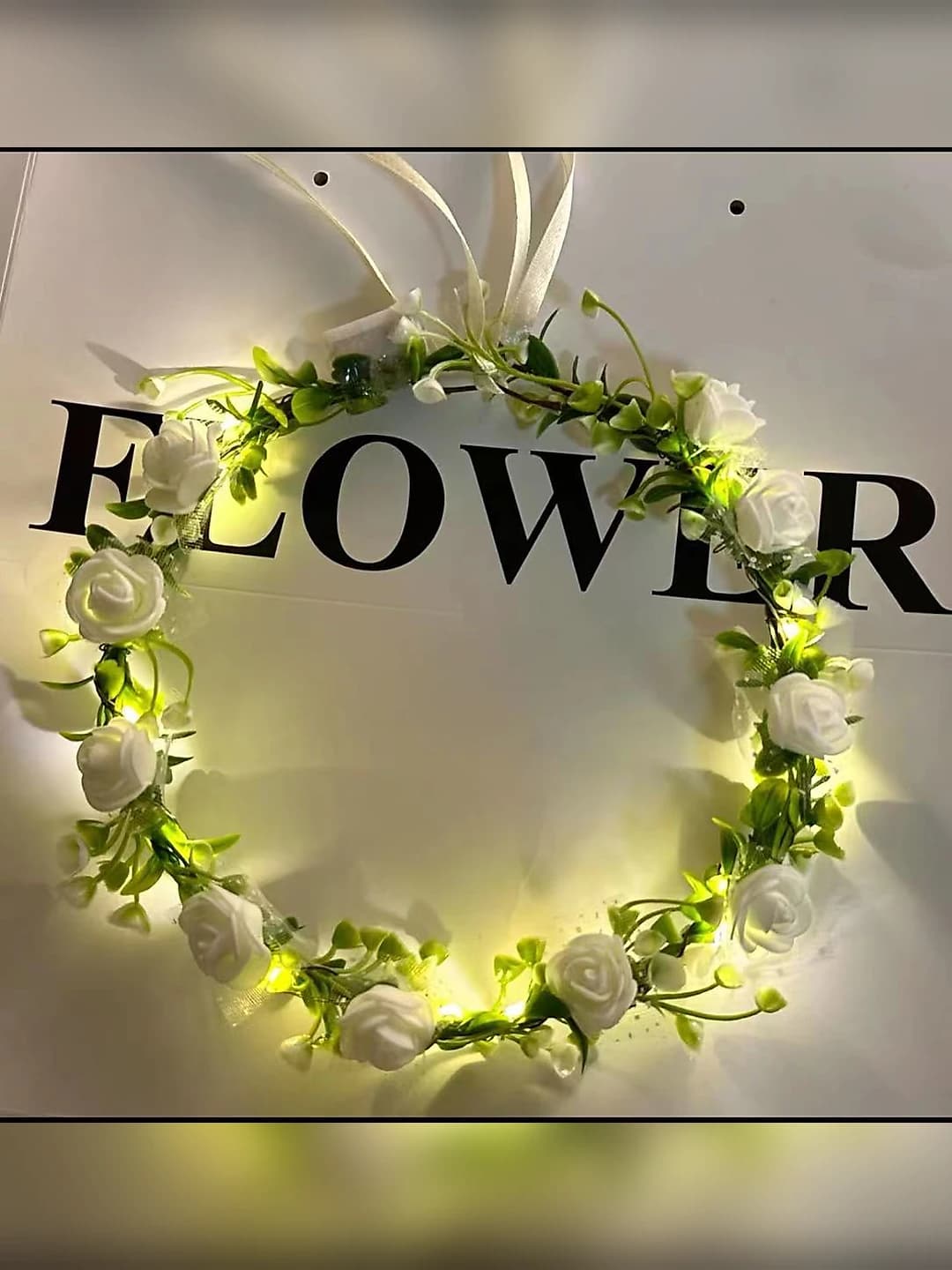 Forest wreath, milk white, warm light