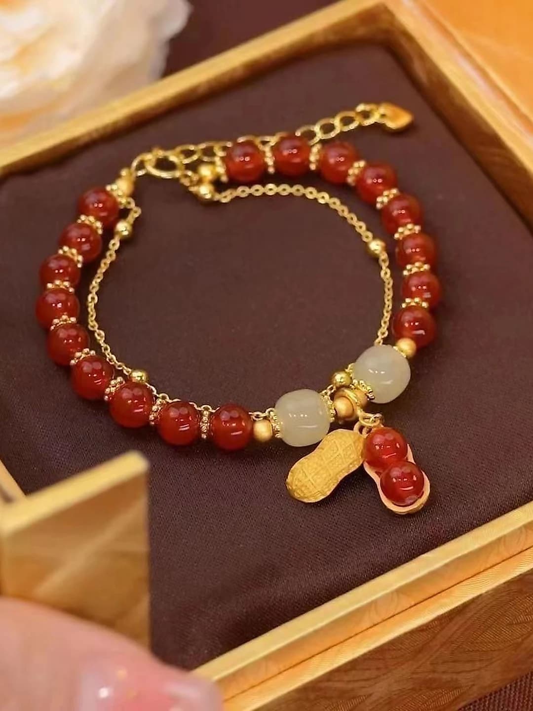 Qizil chiziqli fındiq