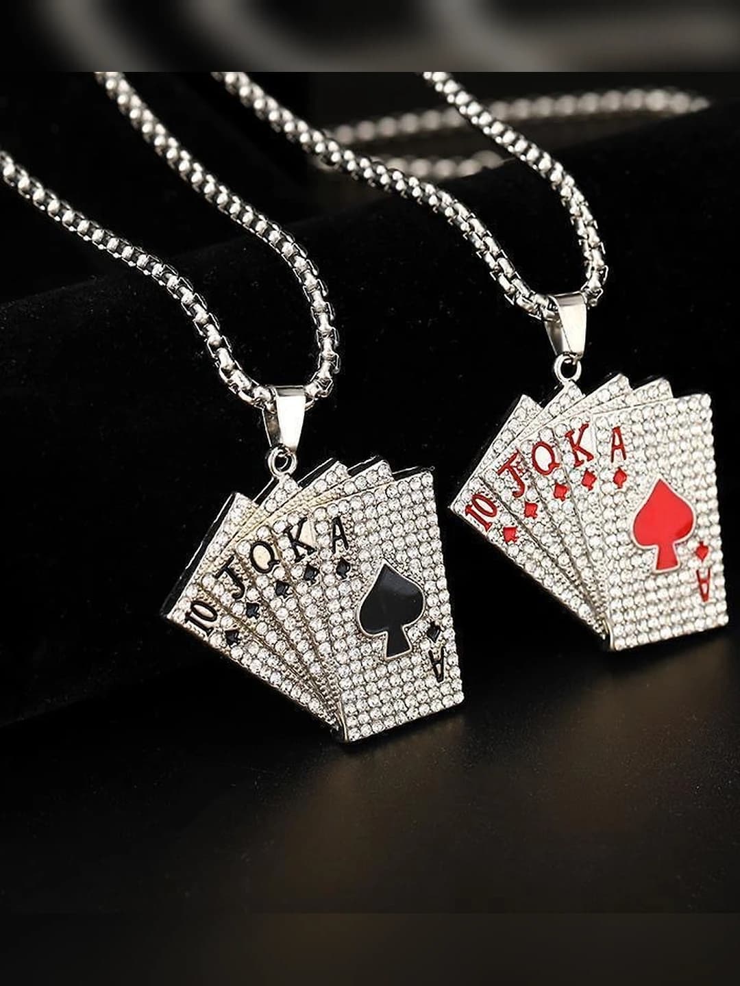 Poker kartalari va flush dizaynli juftliklar uchun zanjir, geomerik shakl, qotishma material, hip-hop uslubi