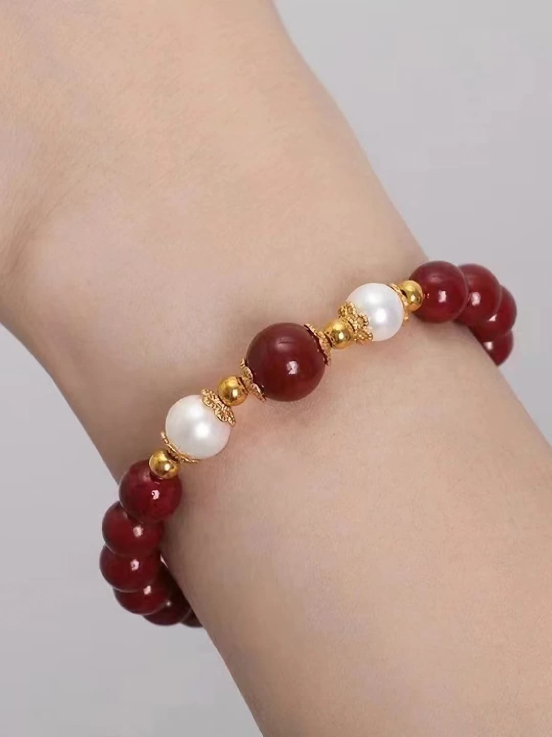 Glass pearl bracelet