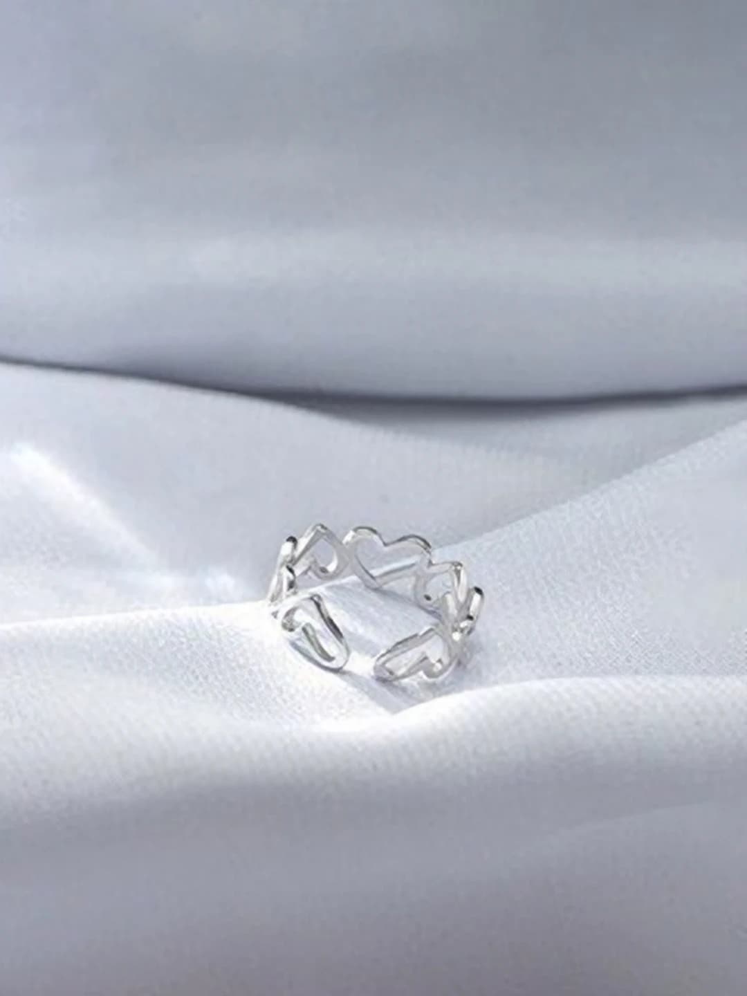 Chain heart ring