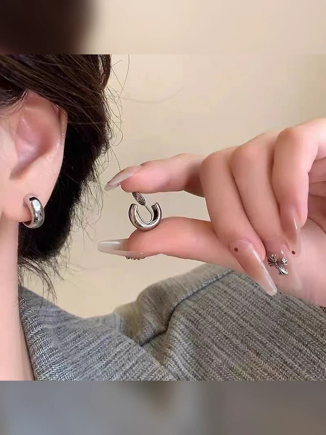 Women's minimalist C-shaped clip-on earrings, geometric design, everyday jewelry