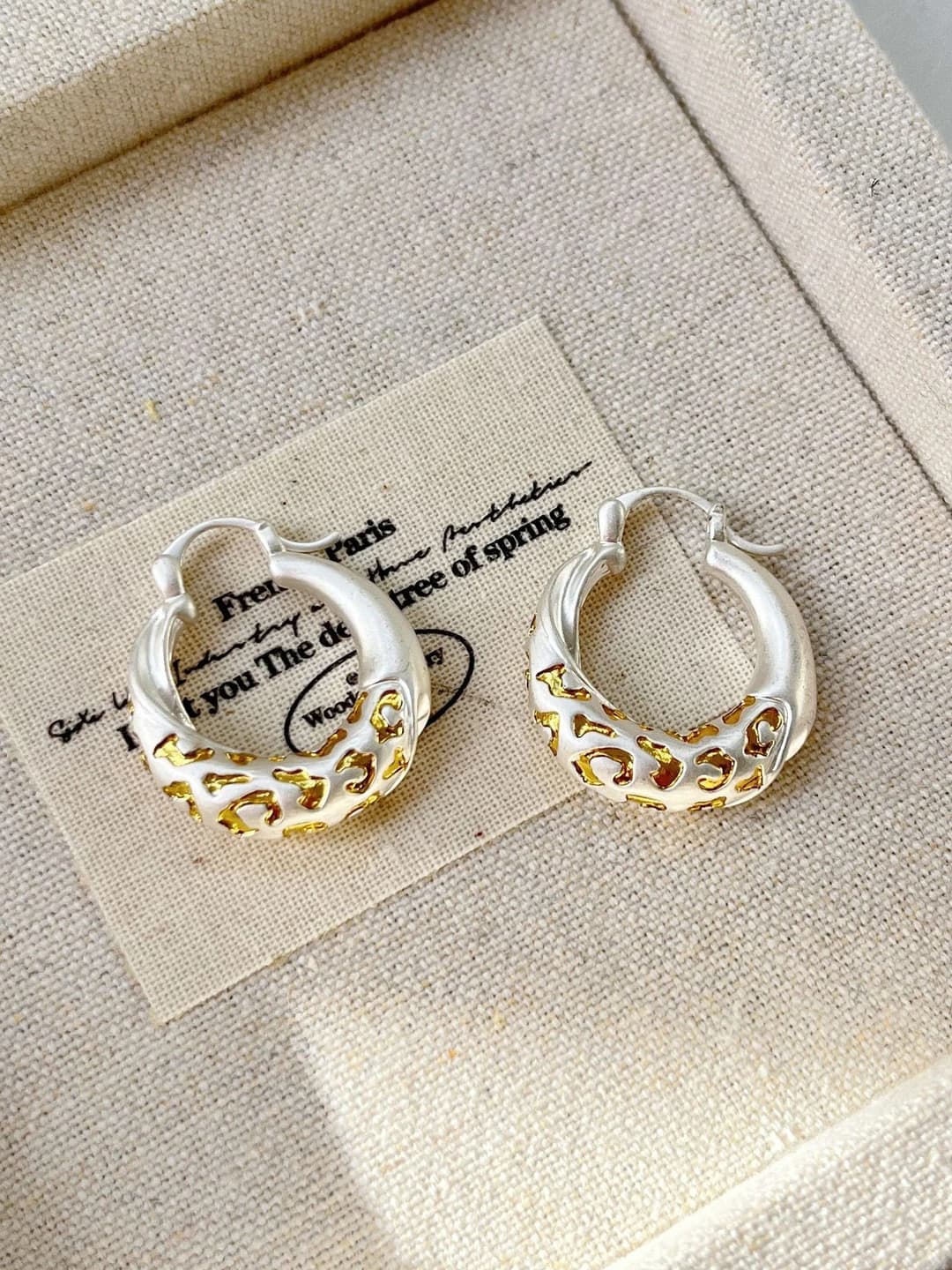 Pure silver French style enamel ear clips for women, geometric design element, ins style, individual and light luxury look