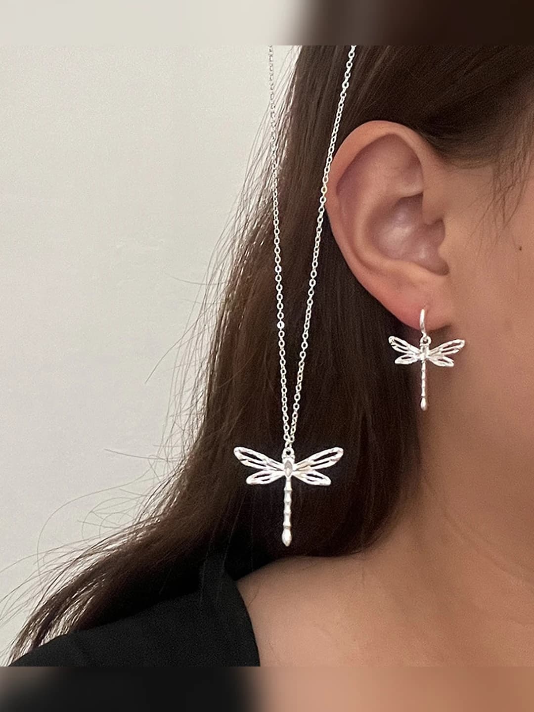 Short metal dragonfly pendant necklace for women, OL style, spring-summer