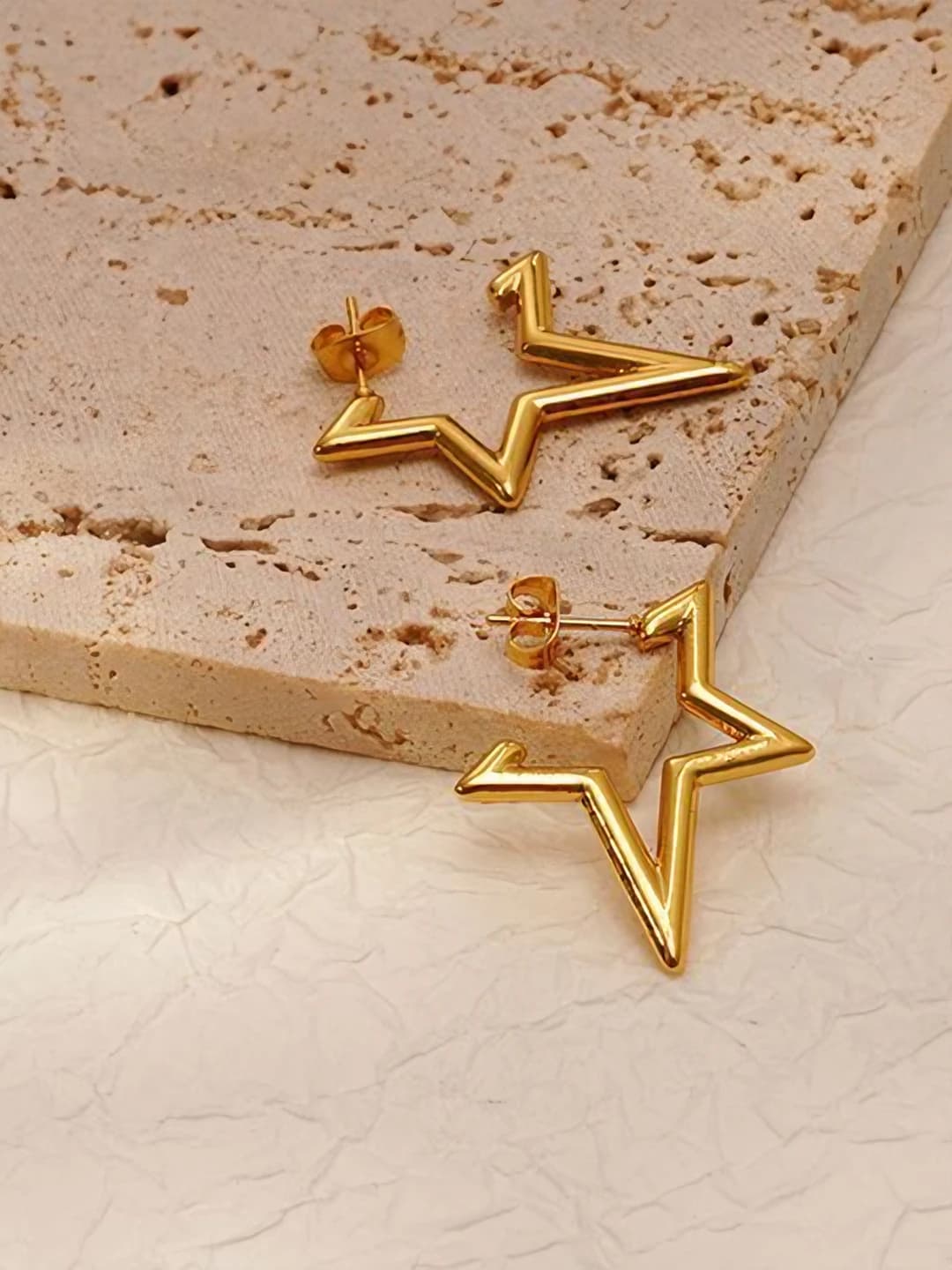 Women's 18K gold-plated stainless steel earrings, five-pointed star, minimalist
