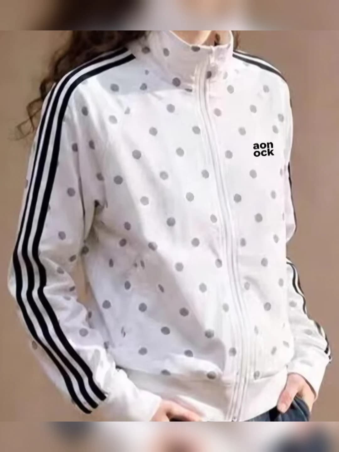 Women's light jackets and windbreakers: 2026 casual sports stand collar long sleeve sun-protective ice-silk fabric polka dot slimming