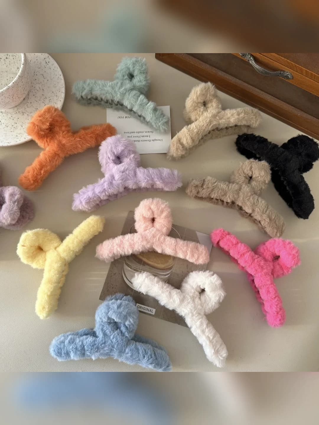 Large fuzzy shark hair clip for women for autumn-winter, candy color simple hair clip