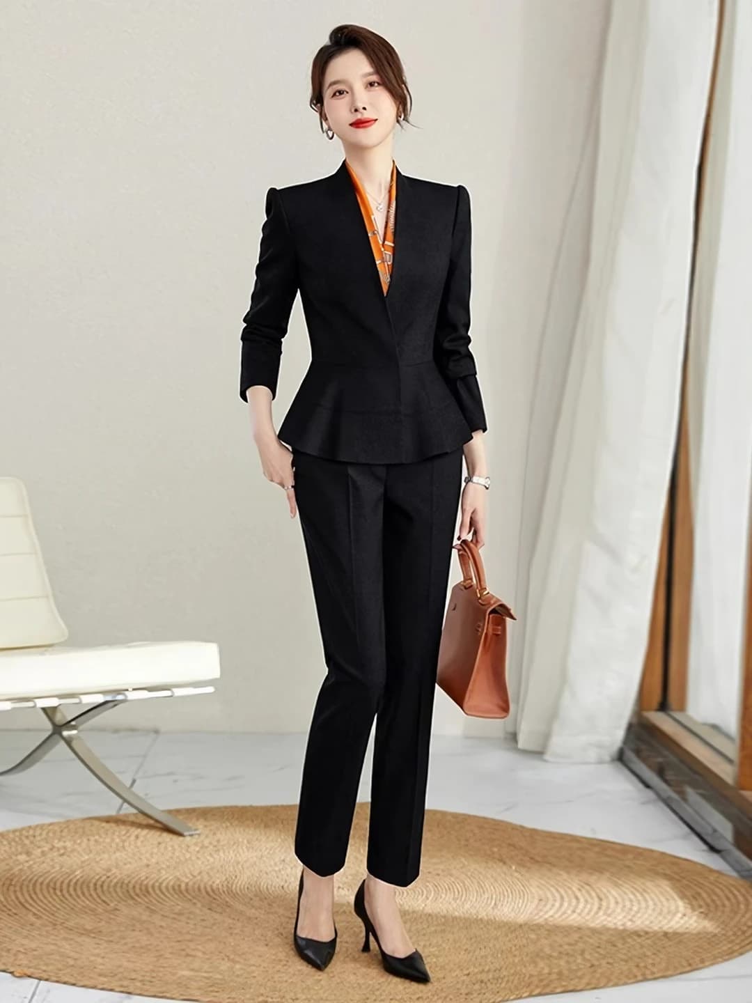 Black long-sleeve suit + pants (with scarf)