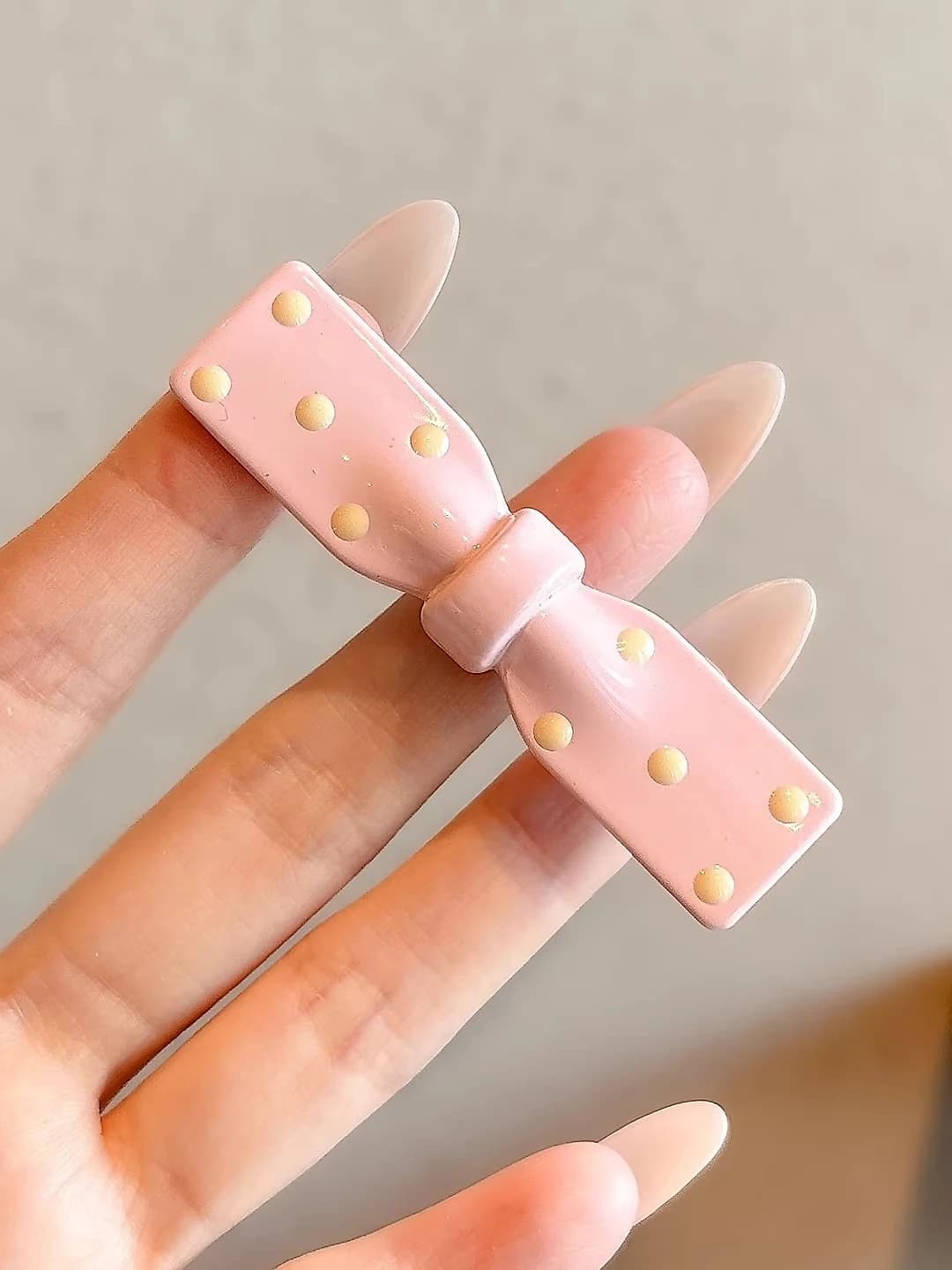 3# Acrylic dots bow