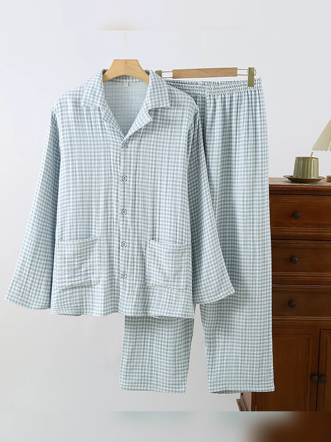 Light blue (men)