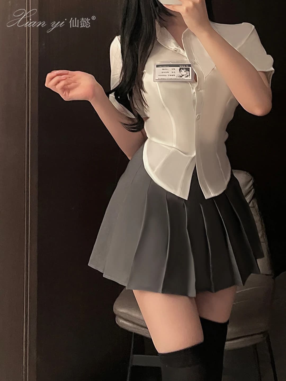 Women's JK uniform set: short sleeve blouse and pleated skirt in preppy style