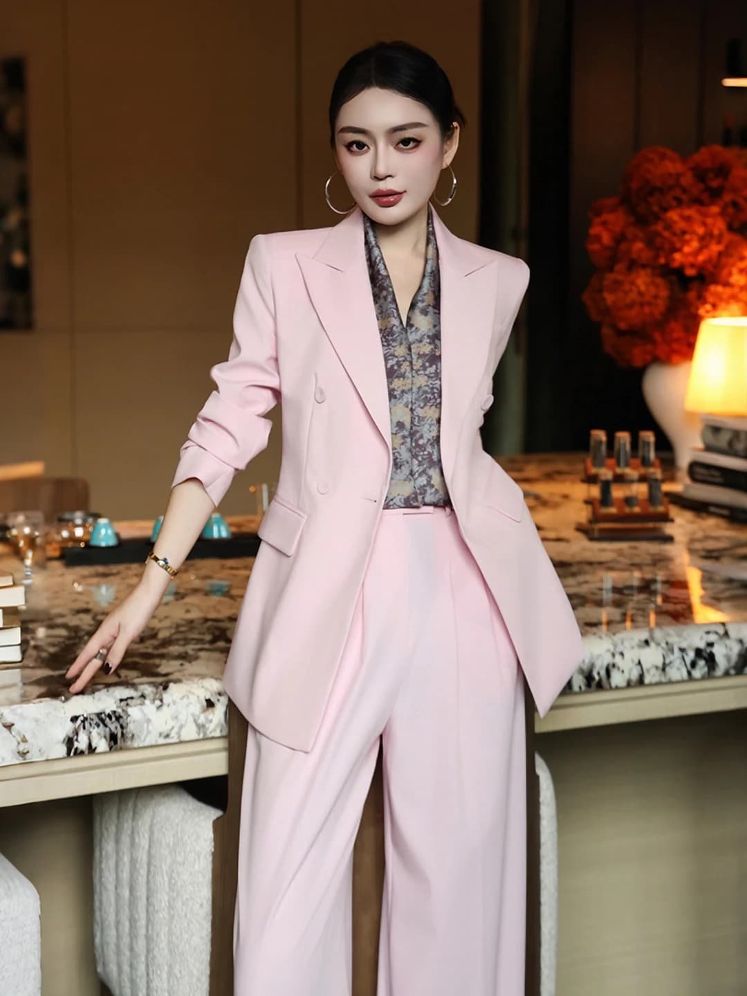 Pink suit (suit + pants + scarf)