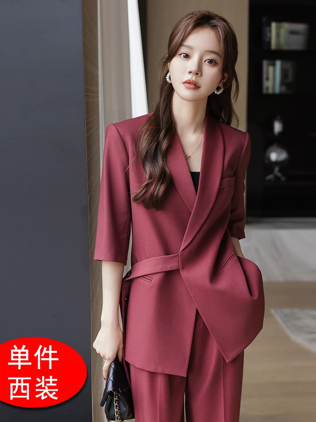 Short-sleeved plum suit