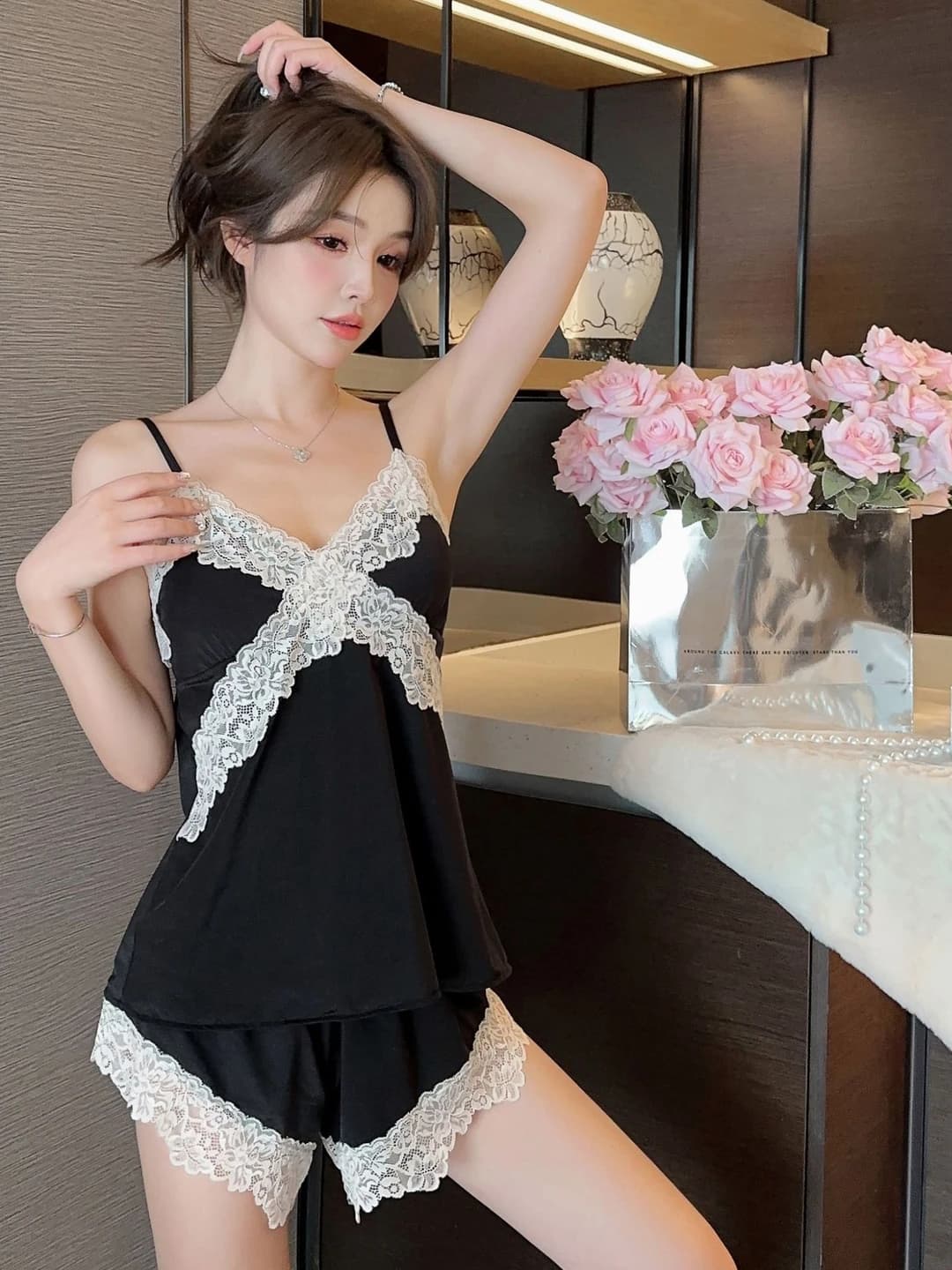 Women's summer ice-silk fabric pajama set, thin, with lace, sleeveless, V-neck, shorts