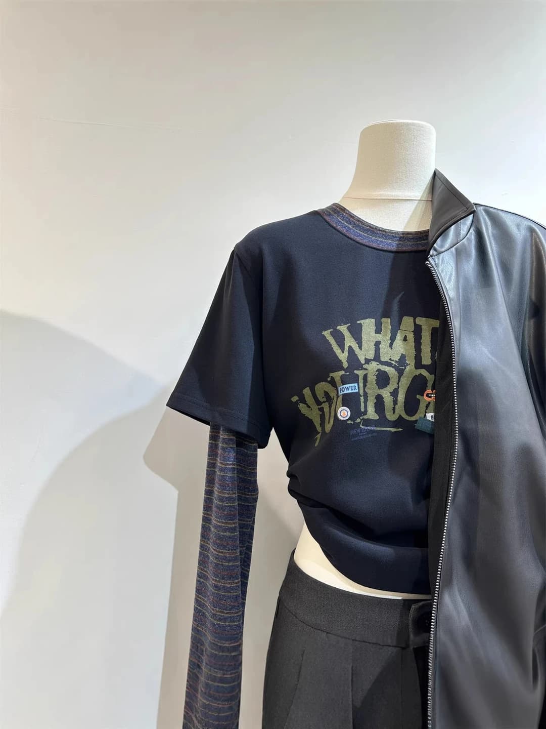 Women's long sleeve t-shirt (fake two-piece), striped with letters, loose fit, crew neck, casual style, slimming, spring-autumn