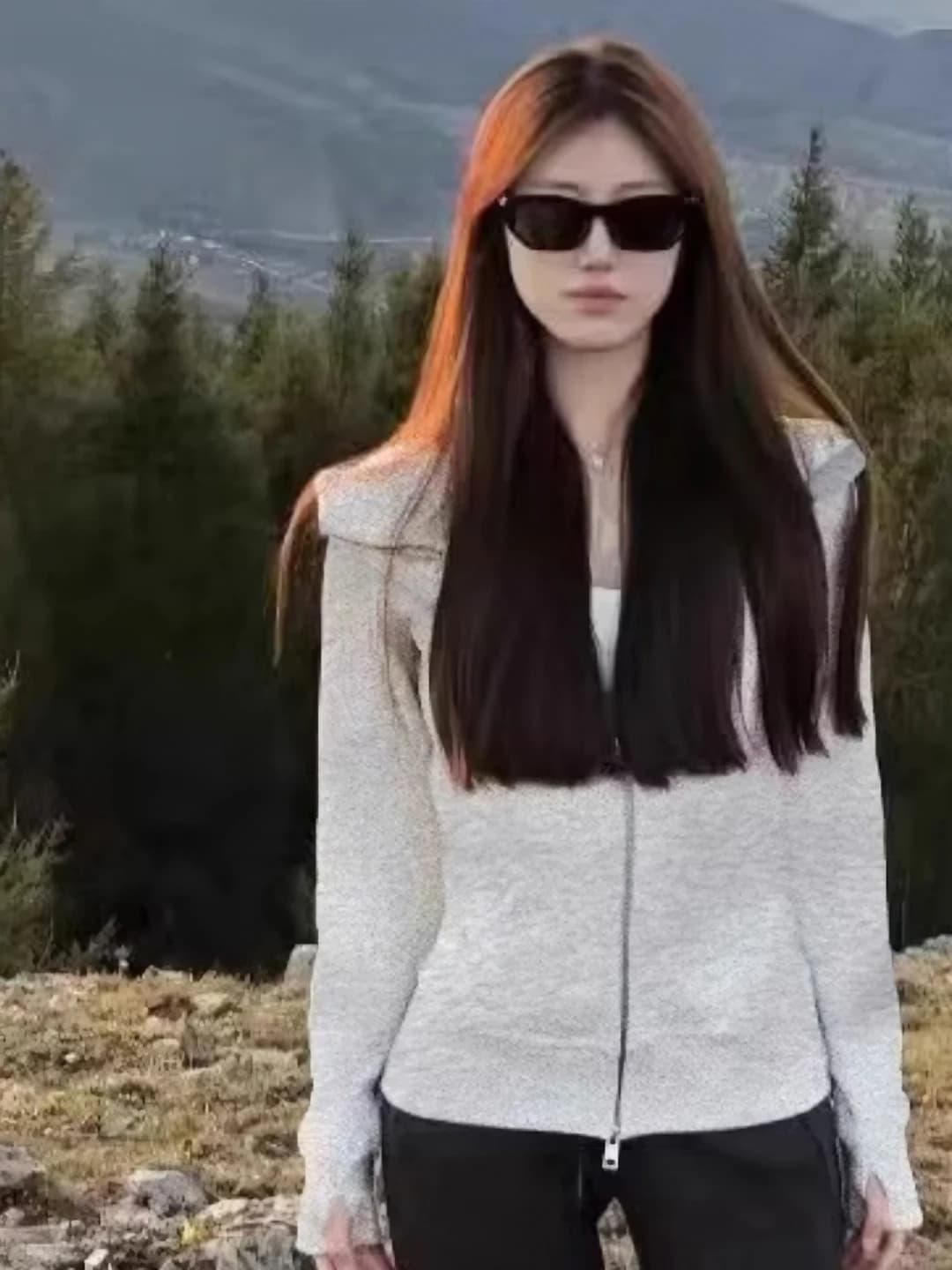 Muz kumush kulrang
