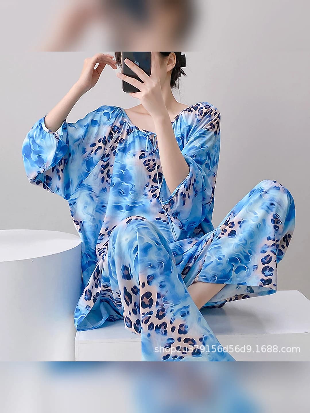 609 Blue Leopard Print
